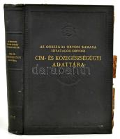 Az Országos Orvosi Kamara hivatalos orvosi cím- és közegészségügyi adattára az 1942. évre. Szerk.: Bakács György. Dr. vitéz Csik László az Országos Orvosi Kamara ügyvezető alelnökének előszavával. Nagyvárad,1942,"Grafika", XVI+533+3 p. Korabeli reklámokkal. Kiadói egészvászon-kötés, kopott borítóval,sérült, szétvált kötéssel,(112-113. oldalak között.)