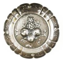 Ezüst(Ag) gyümölcsös tálka, jelzett, d: 8 cm, nettó: 40,9 g