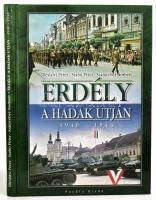 Illésfalvi Péter-Szabó Péter-Számvéber Norbert: Erdély a hadak útján 1940-1944. (Nagykovácsi), (2005), Puedlo Kiadó. Fekete-fehér képekkel gazdagon illusztrált. Kiadói kartonált papírkötéssel, jó állapotban.