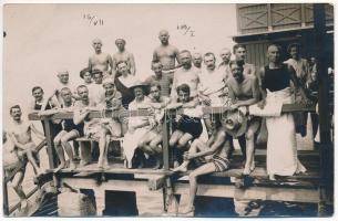 Abbazia, Opatija; fürdőzők csoportképe a mólón / pier, bathers, Jos. Kolarik. photo