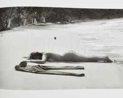 Pierre Thomas Karkau: Models Secret. Kempen, 2003, teNeues. Gazdag erotikus képanyaggal illusztrált....