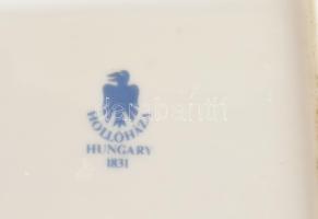 Hollóházi Szász Endre által tervezett porcelán doboz. Matricás, jelzett, kis kopásokkal. 9x6 cm