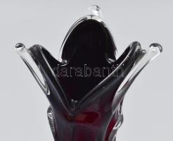 Cseh két rétegű üveg váza. Formába öntött, anyagában színezett, hibátlan 28,5 cm