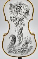 Hollóházi Porcelángyár, Szász Endre (Csíkszereda, 1926 - Mosdós, 2003): Hegedű. Hegedű alakú porcelá...
