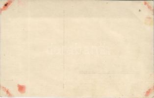 ~1903 Cs. és kir. haditengerészet SMS Erzherzog Ferdinand Max fregattjának matróza cigarettázás közb...