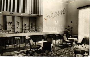1967 Szilvásvárad, SZOT üdülő eszpresszója, belső. Képzőművészeti Alap Kiadóvállalata (EK)
