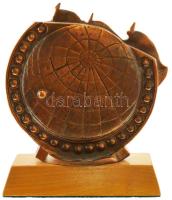 ~1970. "Emlékül - MN Hátország Védelmi Parancsnoktól" nagyméretű, öntött, álló bronz plake...