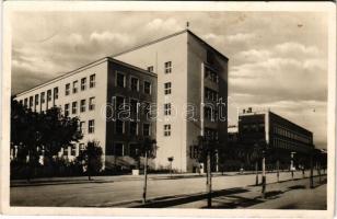 1939 Kassa, Kosice; Postaigazgatóság. Győri és Boros felvétele. Fenyves Andor kiadása / post directorate (felületi sérülés / surface damege)