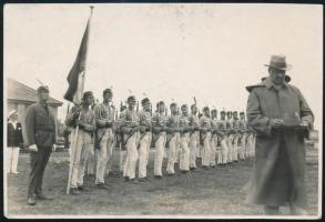 1937 Nemzetközi Balaton repülő csillagtúra fotólap a magyar csapattal, rajta Kalocsa-Pécs légijárat és egyéb repülőposta bélyegzésekkel 14x9 cm / International Balaton aeroplane tour with Hungarian team, with special cancellations