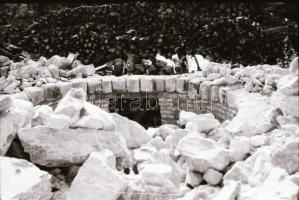 cca 1920 és 1989 között készült felvételek sokféle témáról, 424 db vintage NEGATÍV, egy része a táro...