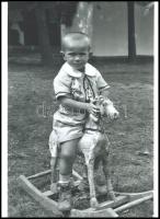 cca 1934-1935 Hajós (Bács-Kiskun megye) - családok, tanyás gazdák, gyerekek, zenészek, a kisebb képe...