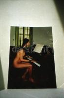 cca 1980-1995 Menesdorfer Lajos (1941-2005) budapesti fotóművész hagyatékából 60 db reprodukciós NEG...