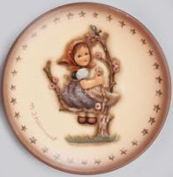 Hummel ágon ülő kislány mintás tálka, jelzéssel, hibátlan, d: 8,5 cm