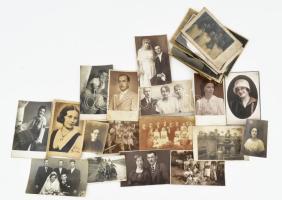 cca 1900-1970 Vegyes fotó tétel, össz. 45 db, közte feliratozottak, vegyes méretben és állapotban