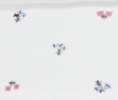 cca 1918-1938 Pirkenhammer szendvicskínáló tál, matricás virágmintákkal díszítve, kis kopottsággal, ...