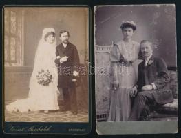 cca 1890-1910 Fiatal párok, 2 db keményhátú fotó erdélyi műtermekből ( Veress és Muschalek Brassó, Szenetra József Temesvár ), kopásnyomokkal, 16×11 cm