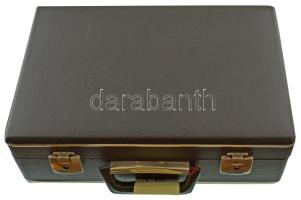 Érmetartó bőrönd, 7db tálcával (összesen 428 férőhely), kulcs nélkül, használt, de jó állapotban