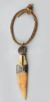 Amulett. Közép-ázsiai "tigrisfog" amulett csont faragvánnyal és fém szerelékkel, jó állapo...