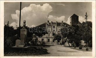 1941 Dunaföldvár, Missziós ház az Országzászlóval. Somló Lajos kiadása