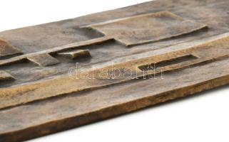 Maurer Dóra (1937-): Absztrakt városkép (cím nélkül). Bronz kisplasztika, 1963, jelzett, 22x10,5 cm ...