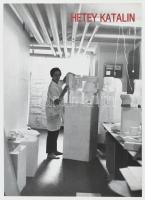 Hetey Katalin. Kiállítási katalógus, interjúval, gazdag képanyaggal illusztrálva. Magyar Képzőművészeti Egyetem, Budapest, 2005. Kiadói papírkötés, szép állapotban.