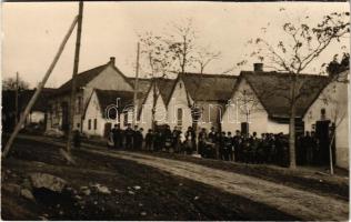 1931 Budaörs, Úrnapi körmenet az utcán. photo