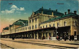 1916 Arad, pályaudvar, vasútállomás. Vasúti levelezőlapárusítás 77-1916. / railway station (gyűrődések / creases)