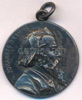 Ausztria ~1900. "Johannes Brahms" jelzetlen Ag emlékérem füllel. Szign.: Anton Scharff (6,27g/22,5mm) T:AU,XF patina Austria ~1900. "Johannes Brahms" unmarked Ag commemorative medallion. Sign.: Anton Scharff (6,27g/22,5mm) C:AU,XF patina