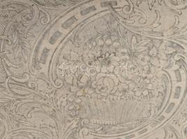 Gazdag ornamentikus díszítéssel fém kínálótálca és kanna. Kopással, javítással, kannán jelzéssel, 45...