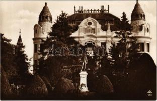 Baja, Hitelbank palotája, Tóth Kálmán szobor. Ifj. Wagner Antal kiadása