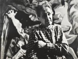 Csák Miklós (1933-2013): Művész, jelzetlen fotóművészeti alkotás, kissé hullámos, 30×40 cm