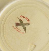 Angol porcelán kínáló tál, kézzel festett, jelzetlen, máz alatti hajszálrepedésekkel, d: 24 cm