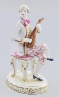 Hollóházi barokk zenész férfi figura, kézzel festett, jelzett, hibátlan. m: 22,5 cm