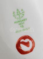 Hollóházi barokk zenész férfi figura, kézzel festett, jelzett, hibátlan. m: 22,5 cm