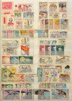 Csehszlovákia komplett sorok, egyedi bélyegek, 10 klf blokk, emlékív stb. 4 berakólapon / Czechoslovakia lot on 4 stockcards