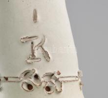 Kovács Éva (1938-2017): Kislány, mázas kerámia, hibátlan, jelzett, m: 21cm