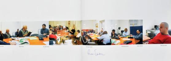 A Pécsi Műhely nagy képeskönyve. A Pécsi Műhely két tagja, Kismányoki Károly (1943-2018) és Szíjártó...