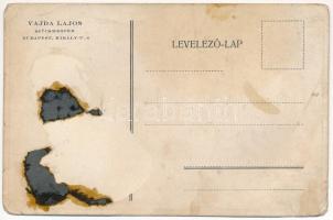 Budapest VI. Vajda Lajos szűcs mester üzlete, áruk az udvaron. Király utca 8. (Rb)