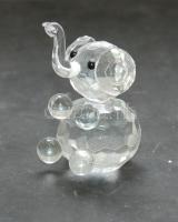 Kis méretű üveg elefántszobor / Small glass elephant sculpture