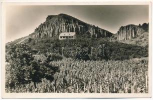 Badacsony, Szent György-hegy, Szentgyörgyhegy, Darányi Turistaház a világhírű bazaltorgonával. Domoniczky S. felvétele Tapolca, photo