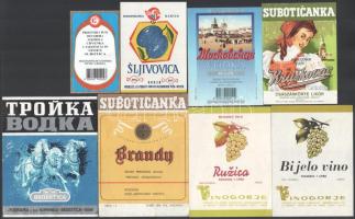 8 db külföldi italcímke (Suboticanka Kruskovac likőr, Moskovskaya és Troika vodka, stb.)