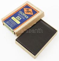 Tornázó férfiak, portrék, stb., 15 db üvegnegatív Agfa dobozban, 9×12 cm