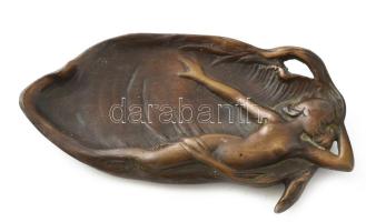 5 darab antik réz tárgy: gyertyatartó, daráló, kővel díszített ékszeres dobozka, kolomp, art nouveau...