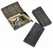 2 db német gépkarabély tár + fegyvertisztító szett, kissé sérült dobozban