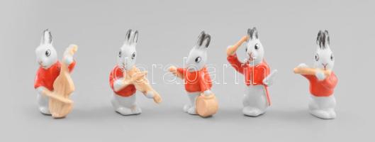 cca 1900-1920 5 darabos német porcelán nyúl figurás zenekar. Közte sorszámozottak, kis kopással, m: 5-6 cm