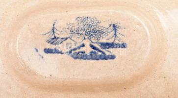 cca 1890-1900 Angol japonizáló mintás szószkínáló. Jelzés nélkül, mázrepedéssel, pereménél kis reped...