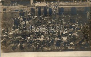 1907 Abbazia, Opatija; fürdőzők a tengerben / bathing in the sea, beach. H. Porkert photo