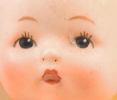 Hummel kis Jézus. Jelzéssel, minimális mázrepedezettséggel, 15,5x9,5 cm