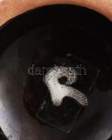 Retro mázas kerámia váza vörös mázakkal festve. Jelzett, iparművész, 19 cm