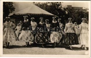 Kalocsai népviselet / Hungarian folklore